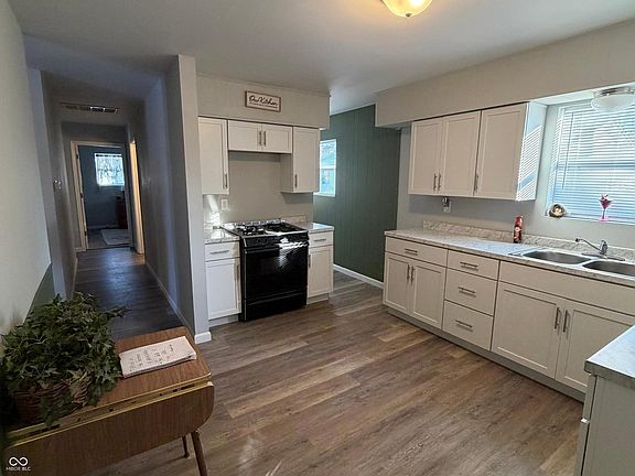 5th image of 1002 Collier St