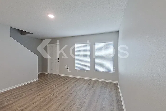 4 bed, 3.0 bath, 1836 sqft, $1,995 — Photo 2