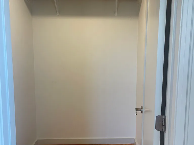 31 Parade St #402 — Photo 15