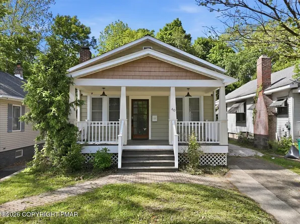 40 W Broad St, East Stroudsburg, PA 18301
