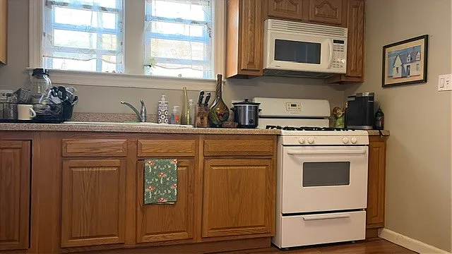 7535 W Foster Ave — Photo 7