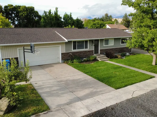 335 W Center St, Smithfield, UT 84335