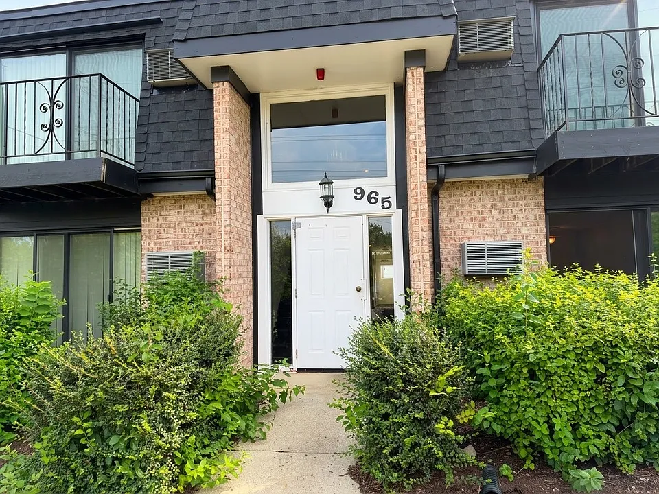 965 Westmoreland Dr #2