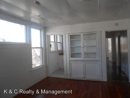 4th image of 1126 Dalzell St