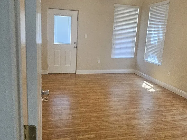 1804 G St — Photo 41