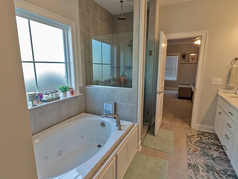 146 Lenore Ct — Photo 17