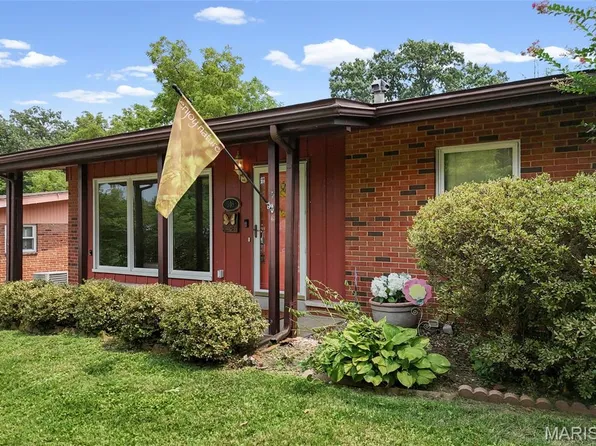 508 Crestvale Dr, Saint Louis, MO 63119