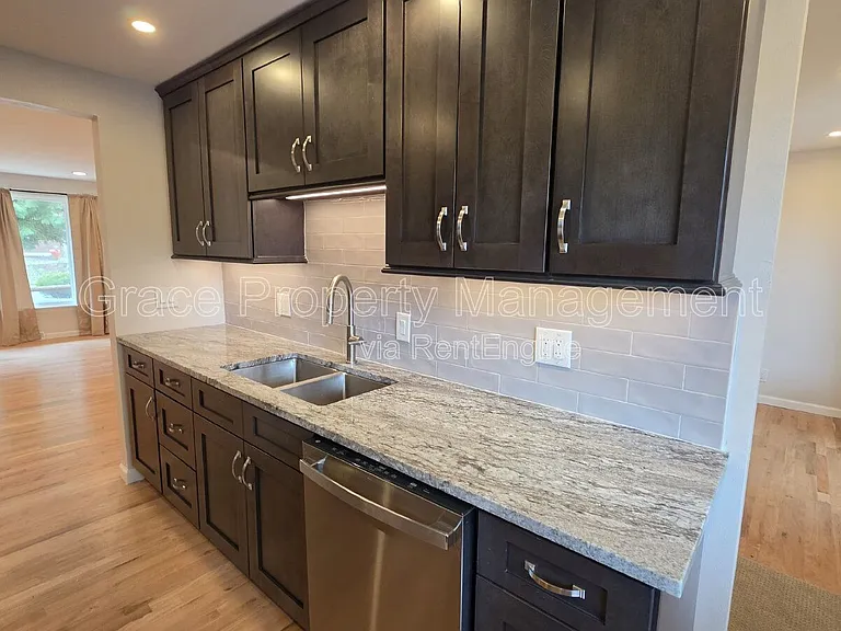 270 Beryl Way — Photo 7