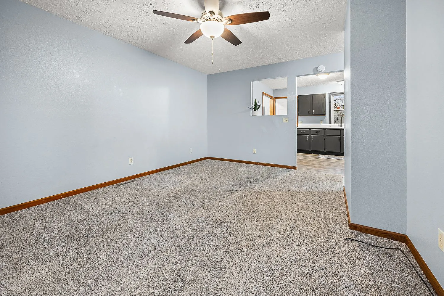 2 bed, 1.5 bath, 852 sqft, $825 — Photo 3