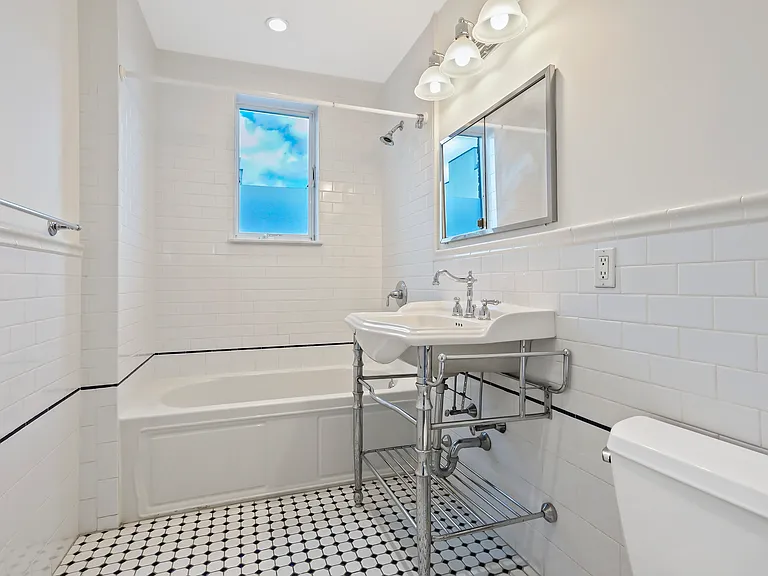 562 Court St #5B — Photo 6