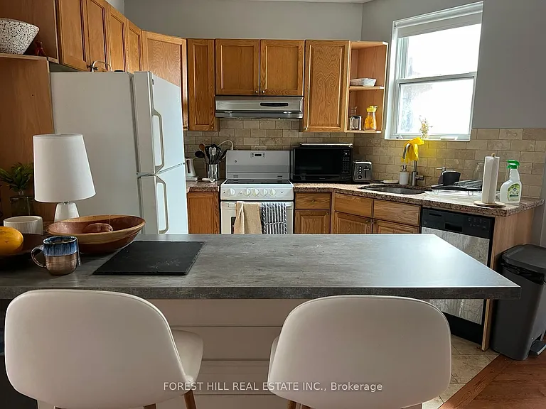 12 Salem Ave #2 — Photo 5