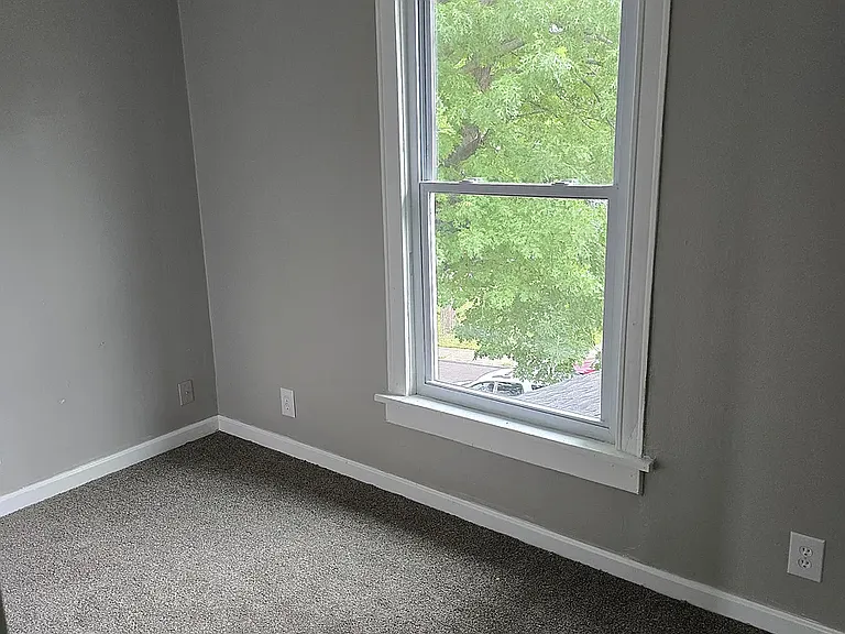 1147 Demphle Ave — Photo 13