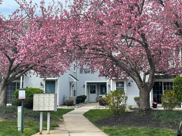 3815 Adelaide Dr #A, Mount Laurel, NJ 08054