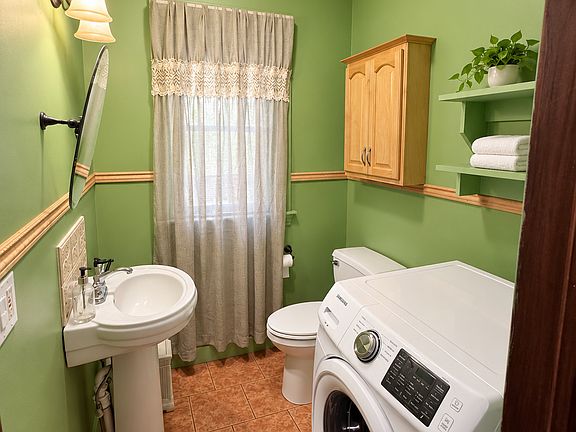 5th image of 558 Savin Avenue