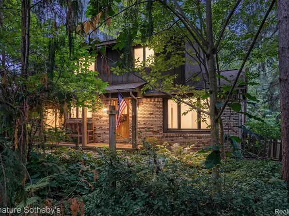 7939 Caberfae Trl, Clarkston, MI 48348