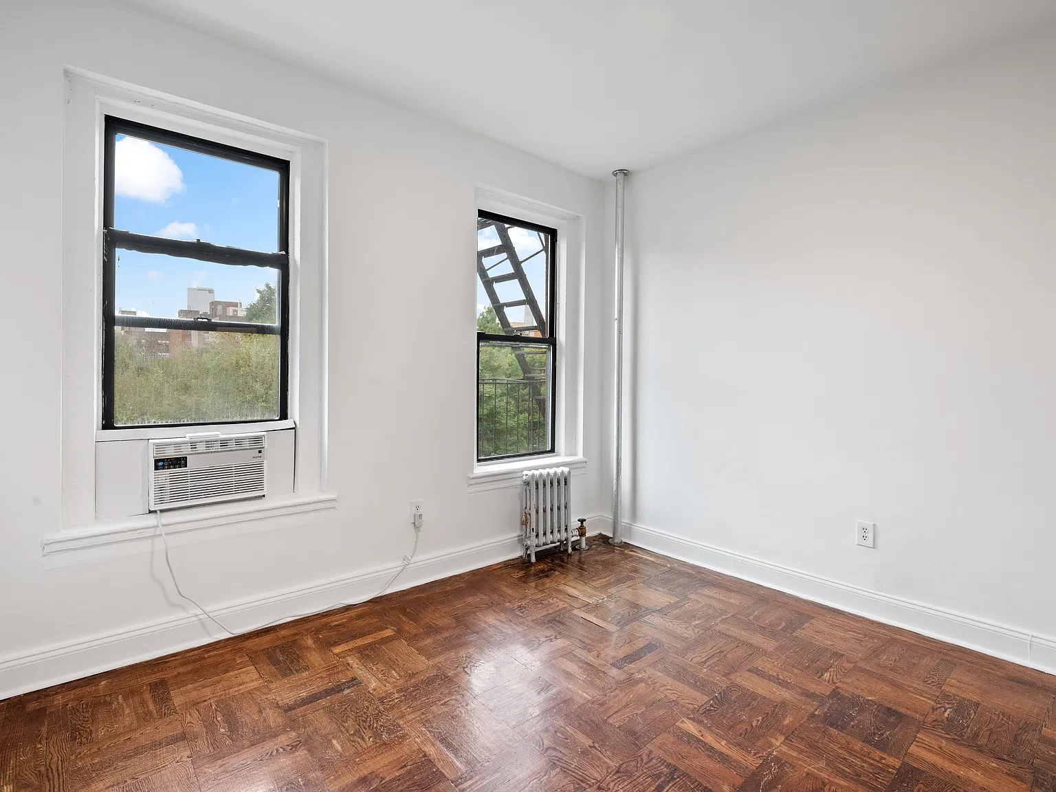 715 East 5th Street — Photo 4