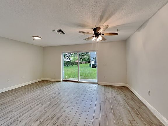 4th image of 12233 Fox Hound Ln