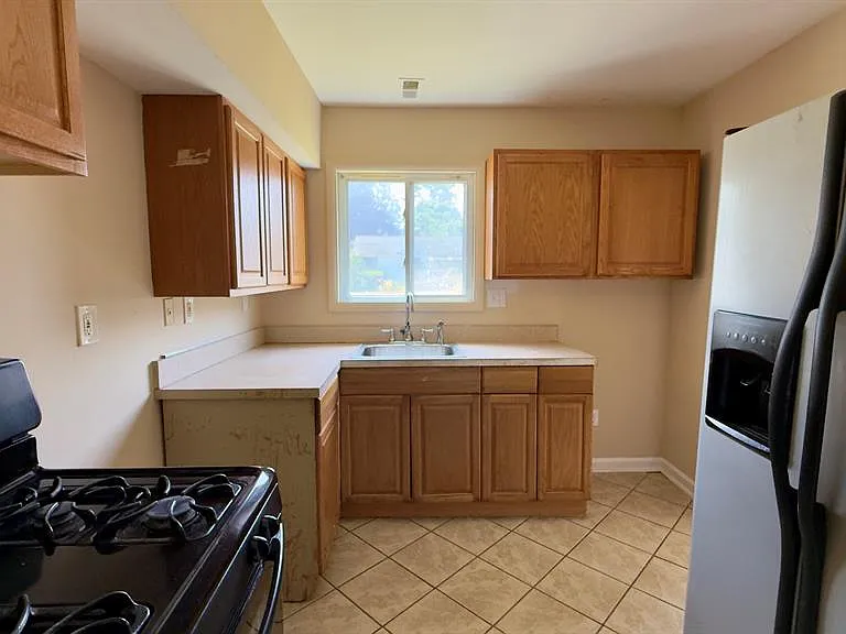 26742 Penn St — Photo 9