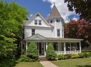 91 Lincoln St, Holyoke, MA 01040
