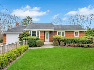 8 Lovell Rd, Hampton Bays, NY 11946