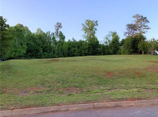 105 Fairway Dr, Pickens, SC 29671