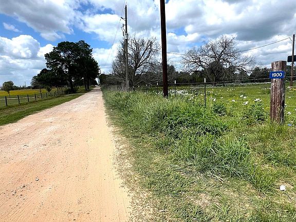 2nd image of 1900 Hluchan Rd