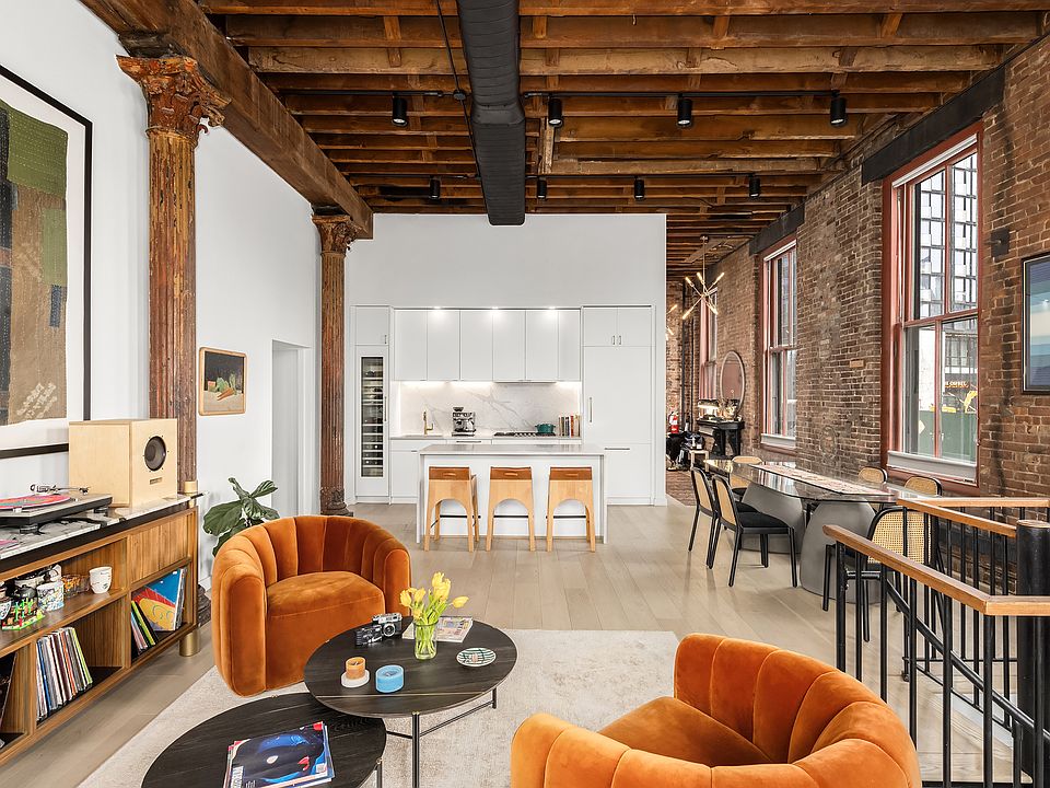 1st image of 8 Old Fulton St APT 1W