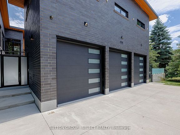 4th image of 9385 Elviage Dr