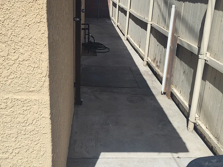 San Carlos Ave — Photo 3