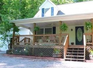 715 Pioneer Trl, Franklin, NC 28734