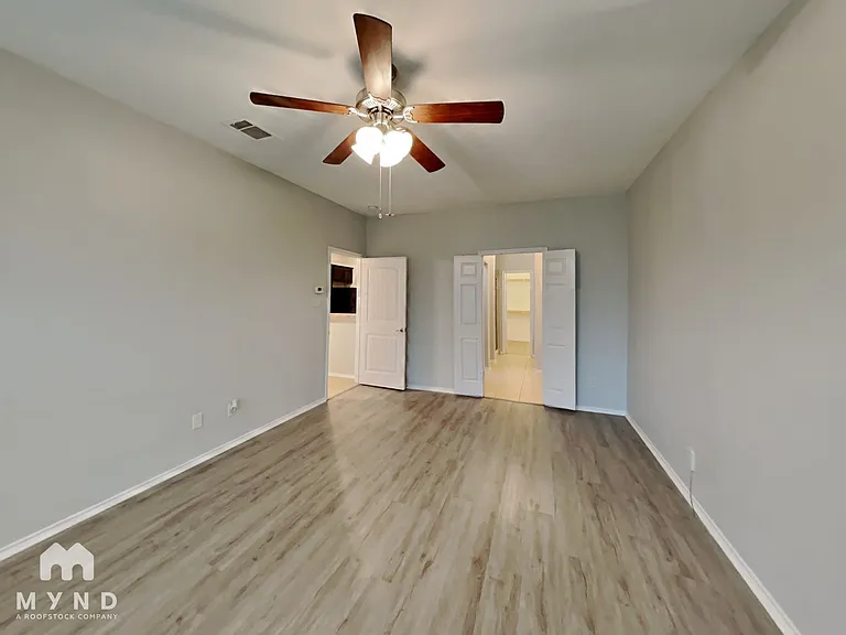 414 Jasmine Cir — Photo 16