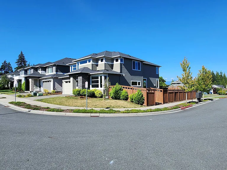 2907 113th Pl NE — Photo 2