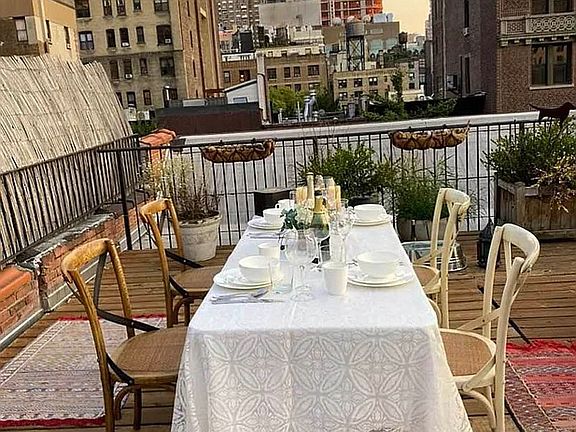 4th image of 27 W 70th St Penthouse H