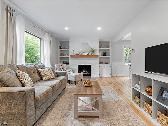 4th image of 1476 Bryden Dr