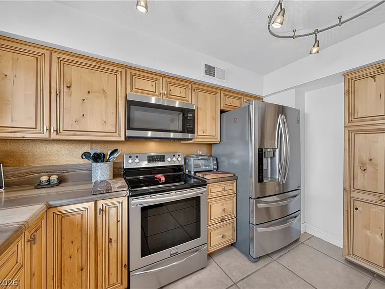 3209 Kinsale Ct — Photo 3