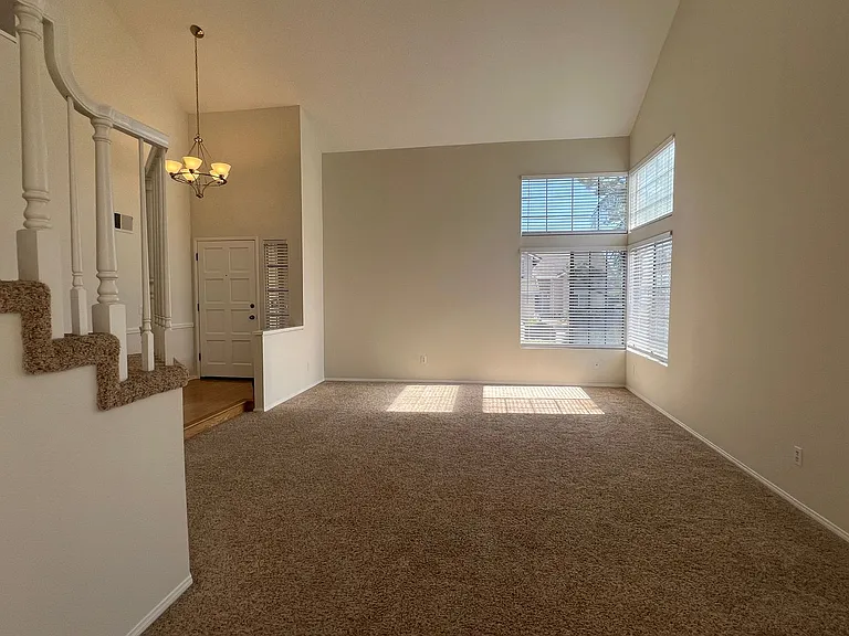 2209 E Vista Canyon Rd — Photo 8