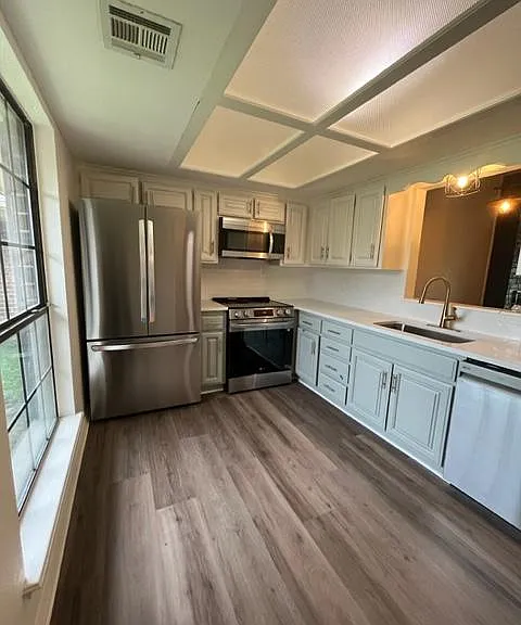 12701 E 39th St — Photo 3