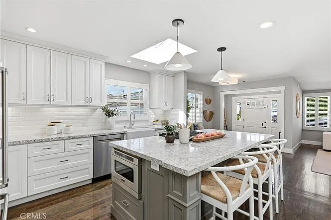 3 bed, 1557 sqft, $5,200 — Photo 3