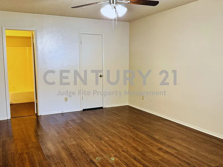 628 Taylor Ct — Photo 9