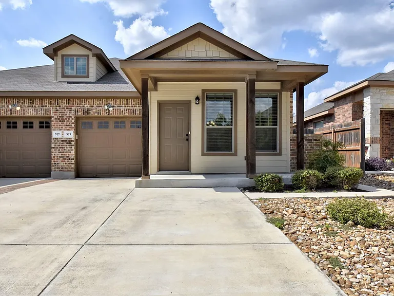 577 Creekside Cir — Photo 6