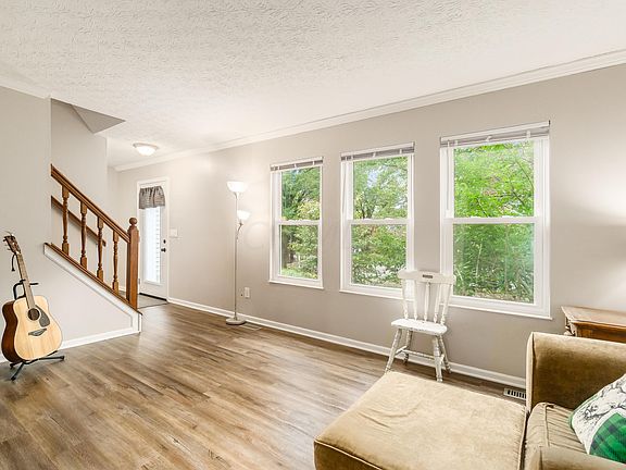 2nd image of 1292 Granfield Ct