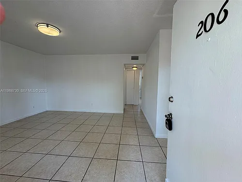 4732 SW 33rd Ave #206 Photo 1