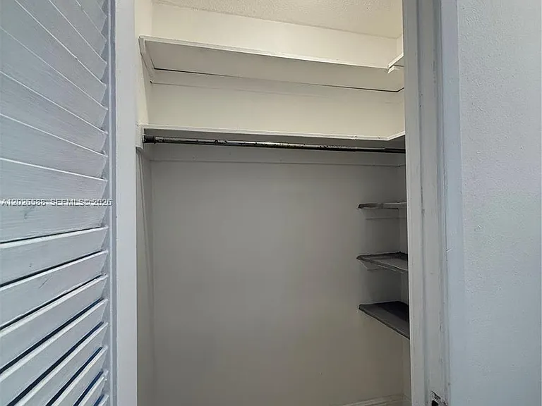 300 NE 14th Ave #307 — Photo 13