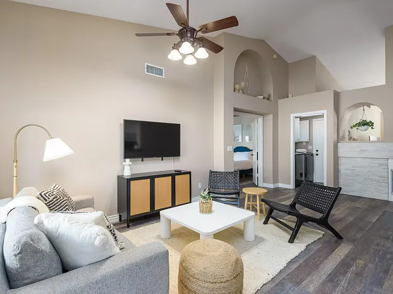 650 W Palo Verde St — Photo 24