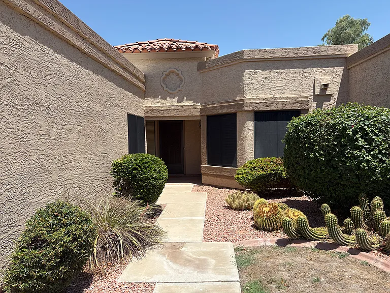 9806 W Kerry Ln — Photo 5