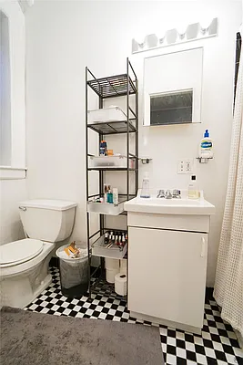 Rented by DSA Realty | media 37