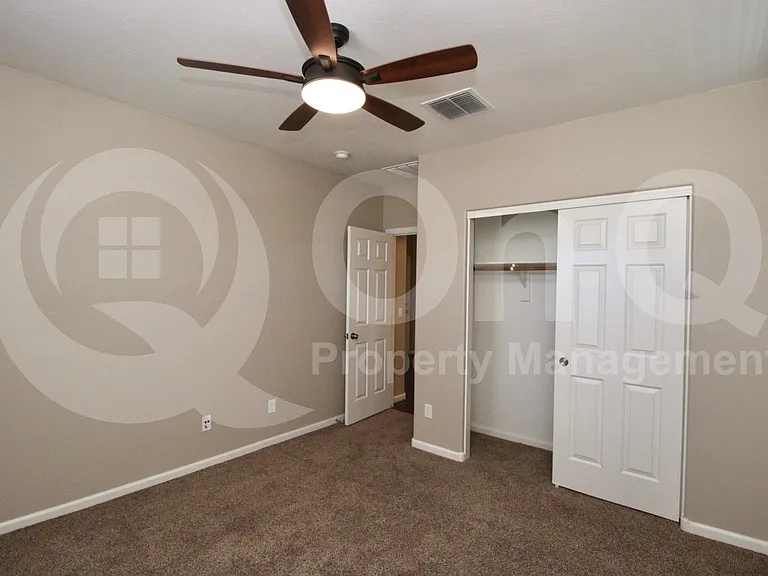 867 E Aberdeen Dr — Photo 19
