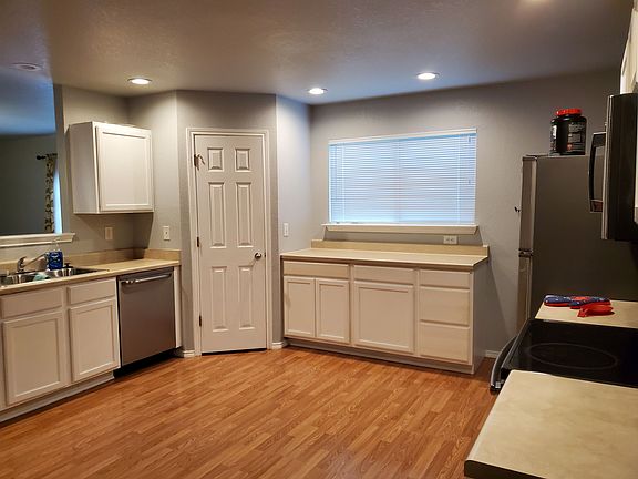 Kitchen, refrigerator included.