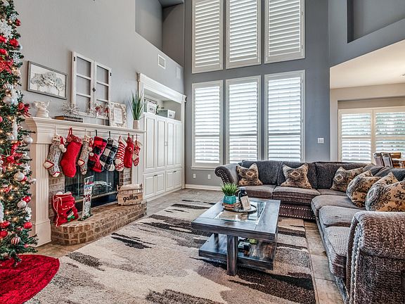 3rd image of 9849 Sugarberry Dr