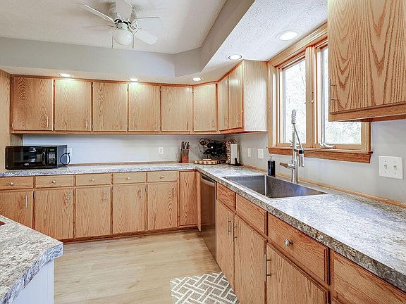 5th image of 1080 Apple Valley Dr